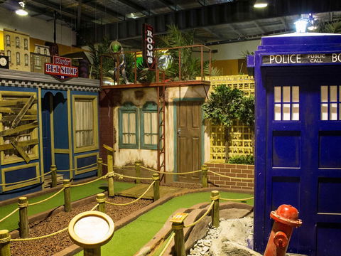 Unreal Mini Golf - Sydneys Hotel 0