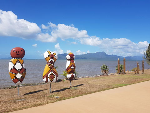 Cardwell Foreshore - Sydneys Hotel 0