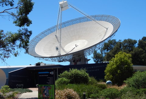 CSIRO Parkes Radio Telescope Visitor Centre - Sydneys Hotel 0