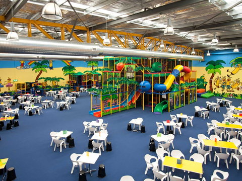 Go Bananas - Sydneys Hotel 2