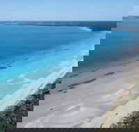Island Beach - Sydneys Hotel
