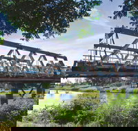 Lawrence - Sydneys Hotel