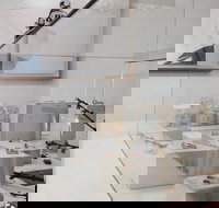 Mr. Mr. Store - Sydneys Hotel