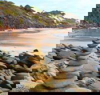 One Man Bluff - Sydneys Hotel