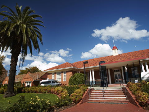 Wangaratta Library - Sydneys Hotel 1
