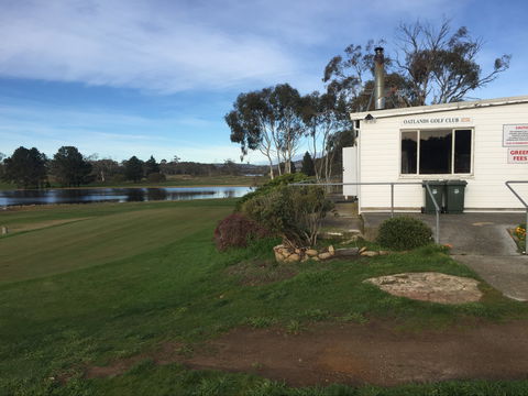 Oatlands Golf Course - Sydneys Hotel 0