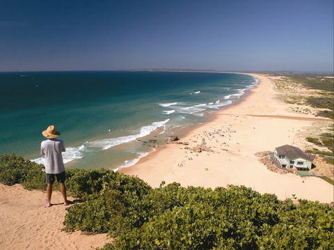 Redhead Beach - Sydneys Hotel 0
