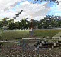 Apple Tree Creek War Memorial - Sydneys Hotel