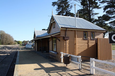 Crookwell Railway Station - Sydneys Hotel 1