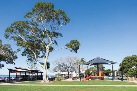 Eddie Santaguiliana Way - Sydneys Hotel 0