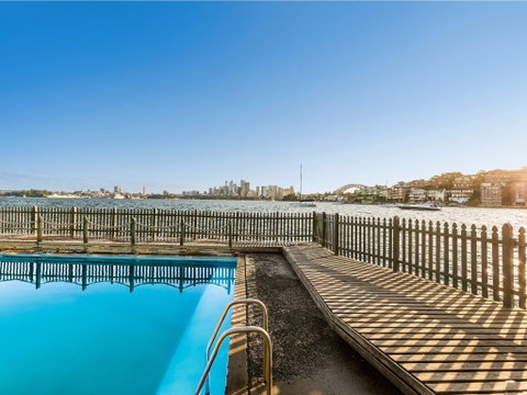 Maccallum Pool - Sydneys Hotel 0