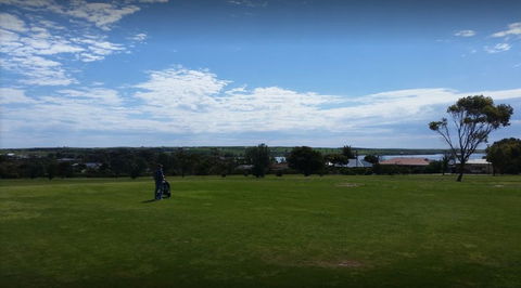 Streaky Bay Golf Club - Sydneys Hotel 1