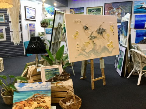 Straddievarious Gallery - Sydneys Hotel 0