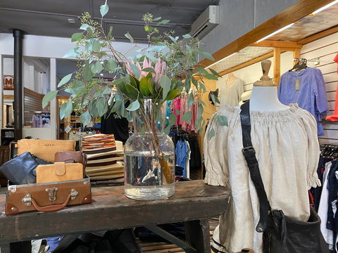 Beechworth Emporium - Sydneys Hotel 0
