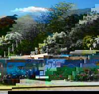 Eildon Outdoor Swimming Pool - Sydneys Hotel