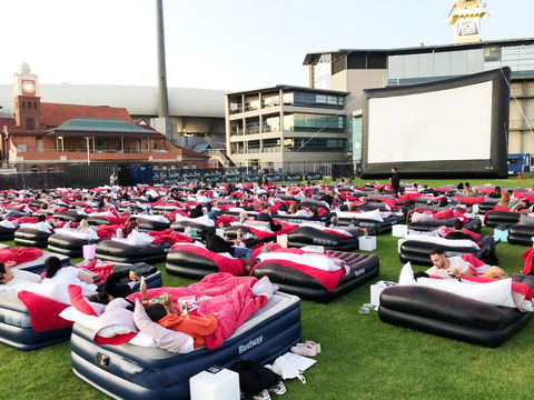 Mov'in Bed - Sydneys Hotel 2