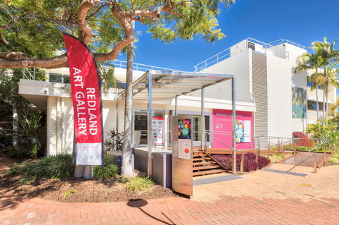 Redland Art Gallery - Sydneys Hotel 0