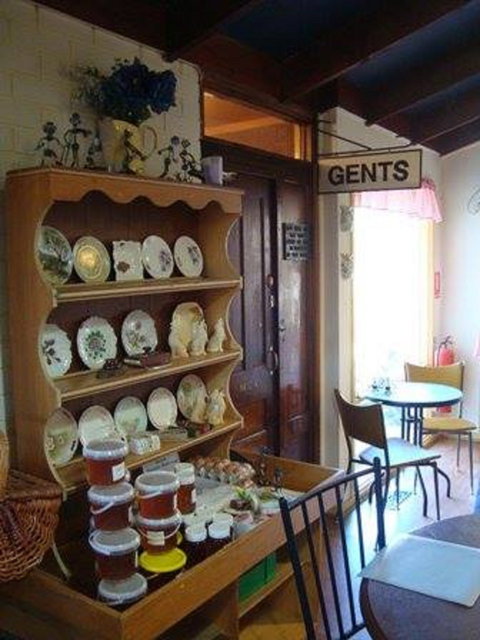 Train Stop Antiques - Sydneys Hotel 1