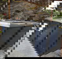 Whitemark Foreshore Picnic Area - Sydneys Hotel