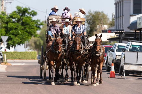 Cobb And Co Stagecoach Experience - Sydneys Hotel 6