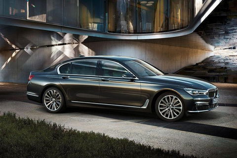 BMW Car Melbourne Airport To CBD - Sydneys Hotel 0