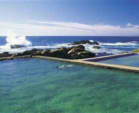 Blue Pool - Sydneys Hotel 0