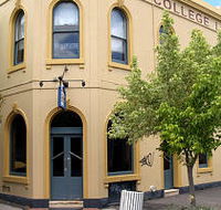 The College Lawn Hotel - Sydneys Hotel