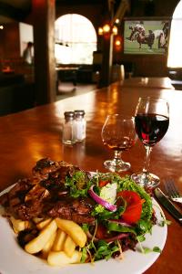 Brewhouse Brewery Sports Bar And Grill - Sydneys Hotel 2