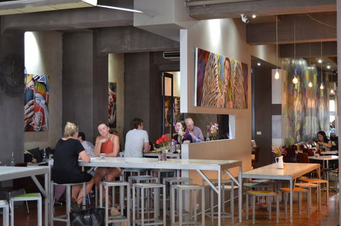 Amici Bakery Cafe - Sydneys Hotel 6