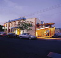 Waterfront Hotel - Sydneys Hotel