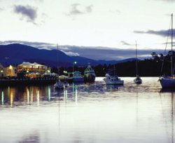 Waterfront Hotel - Sydneys Hotel 1