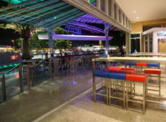 RQ's Tavern - Sydneys Hotel 3