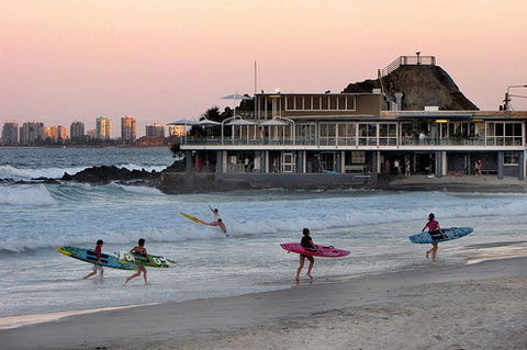 Currumbin Beach Vikings Surf Club - Sydneys Hotel 1