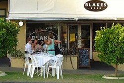 Riki Blake's Cafe - Sydneys Hotel 1