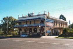 Caledonia Hotel - Sydneys Hotel 3