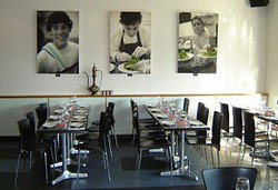 Riki Blake's Cafe - Sydneys Hotel 3