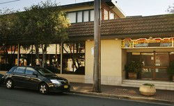 Mount Lewis NSW Sydneys Hotel