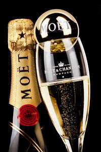 Mos Cafe - Sydneys Hotel 1