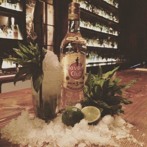 Sneaky Tony's - Sydneys Hotel 1