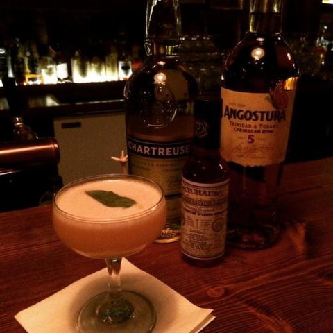 Sneaky Tony's - Sydneys Hotel 2