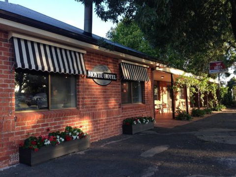 Moyhu Hotel - Sydneys Hotel 0