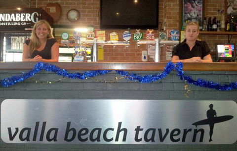 Valla Beach Tavern - Sydneys Hotel 0