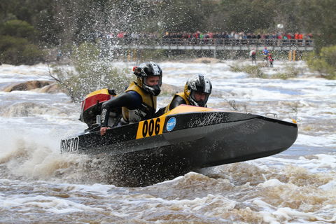 Avon Descent - Sydneys Hotel 1