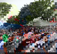 Cowra Christmas Street Festival - Sydneys Hotel