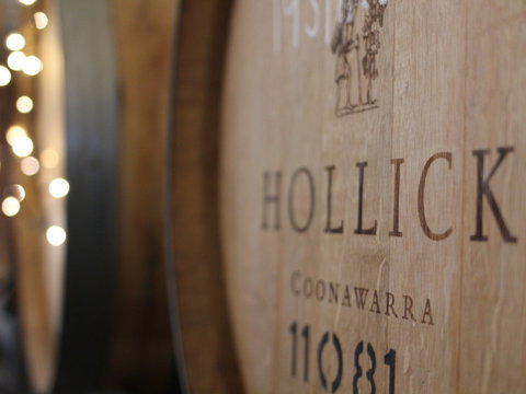 FOUR & TWENTY BLACKBIRDS - Sydneys Hotel 0