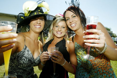 Albury Racing Club Boxing Day Races - Sydneys Hotel 0