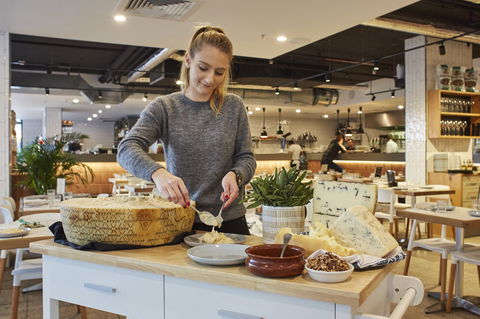 Flaming Cheese Wheel And Wine Experience: Brisbane - Sydneys Hotel 0