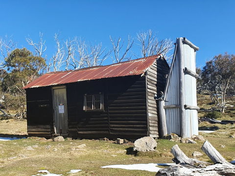 Hedonistic Hiking's Razorback To Harrietville - Sydneys Hotel 0