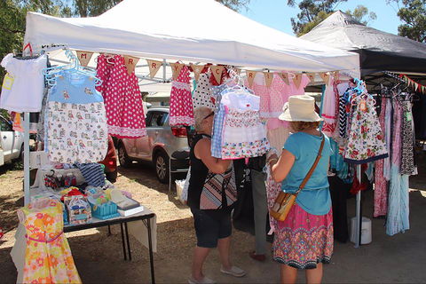 Murrabit Country Market - Sydneys Hotel 2