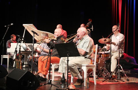 Noosa Jazz Party - Sydneys Hotel 0